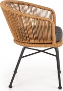 ANNE lænestol med armlæn i rattan med ben i sort pulverlakeret stål og grå pude ANNE lænestol med armlæn i rattan med ben i sort pulverlakeret stål og grå pude