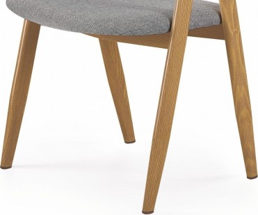 FRITZ II stol med armlæn i grå med stel i træ FRITZ II stol med armlæn i grå med stel i træ