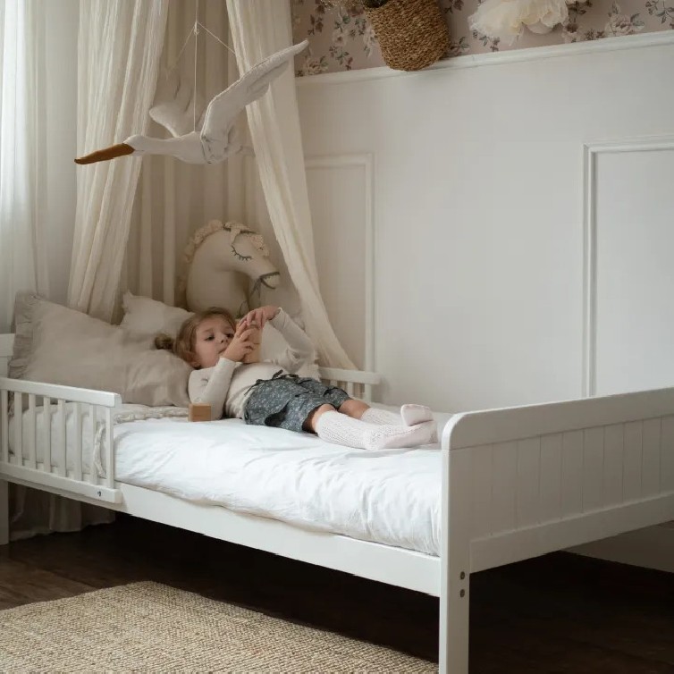 Woodies COUNTRY TODDLER BED - juniorseng