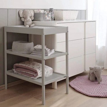 Puslebord/Reol med 2 hylder...