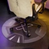 skridsikker-beskyttelsesmatte-til-gamingstol-sort-hvid