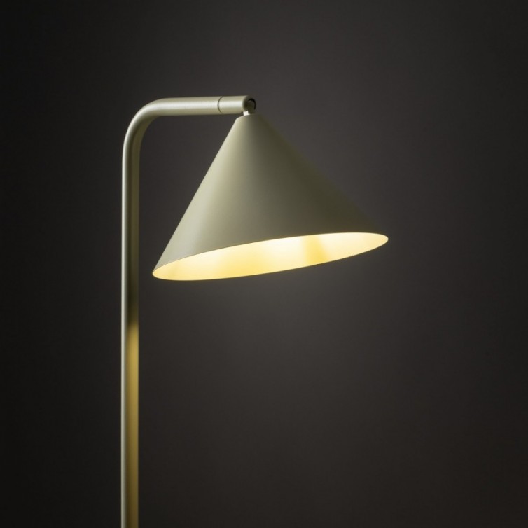 CONO gulvlampe – pistaciegrøn