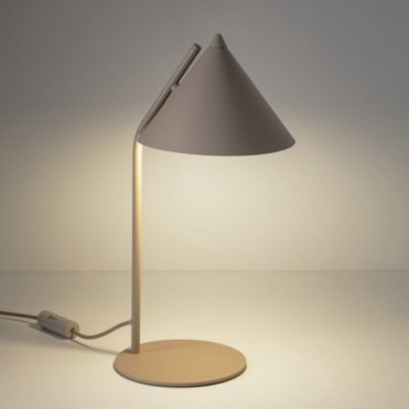 CONO bordlampe &ndash; sandfarvet
