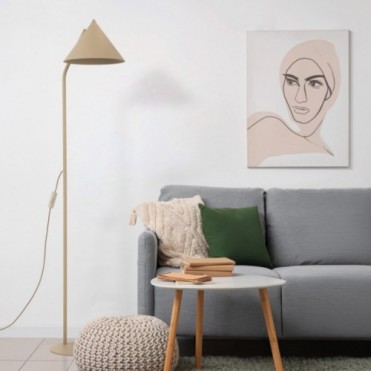 CONO gulvlampe &ndash; sandfarvet...