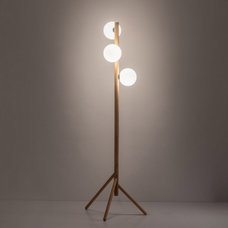 ESTERA WOOD gulvlampe – fyrretræsfarvet/hvid