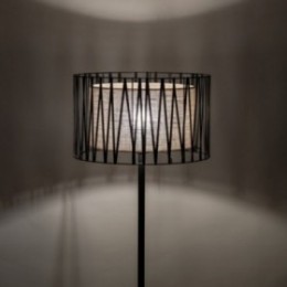 HARMONY gulvlampe – sort/jutefarvet